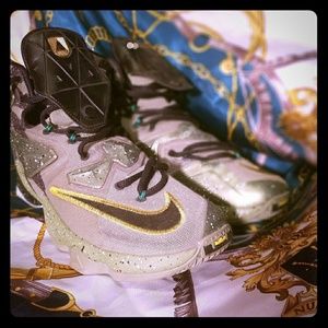 Nike LeBron 13 shoes